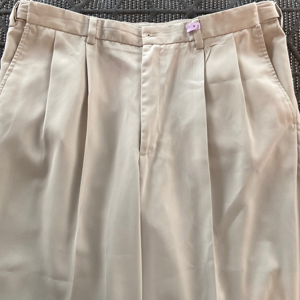 Mens Axcess cuffed dress pants. Size 38/32.